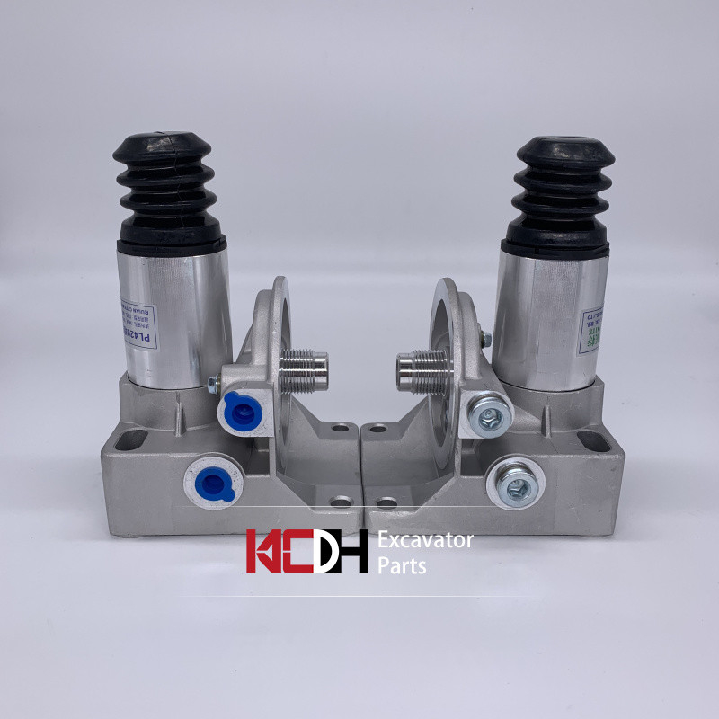 Excavator parts R010017 PL420 fuel water separator filter high-pressure pump aluminum base, suitable for air filter